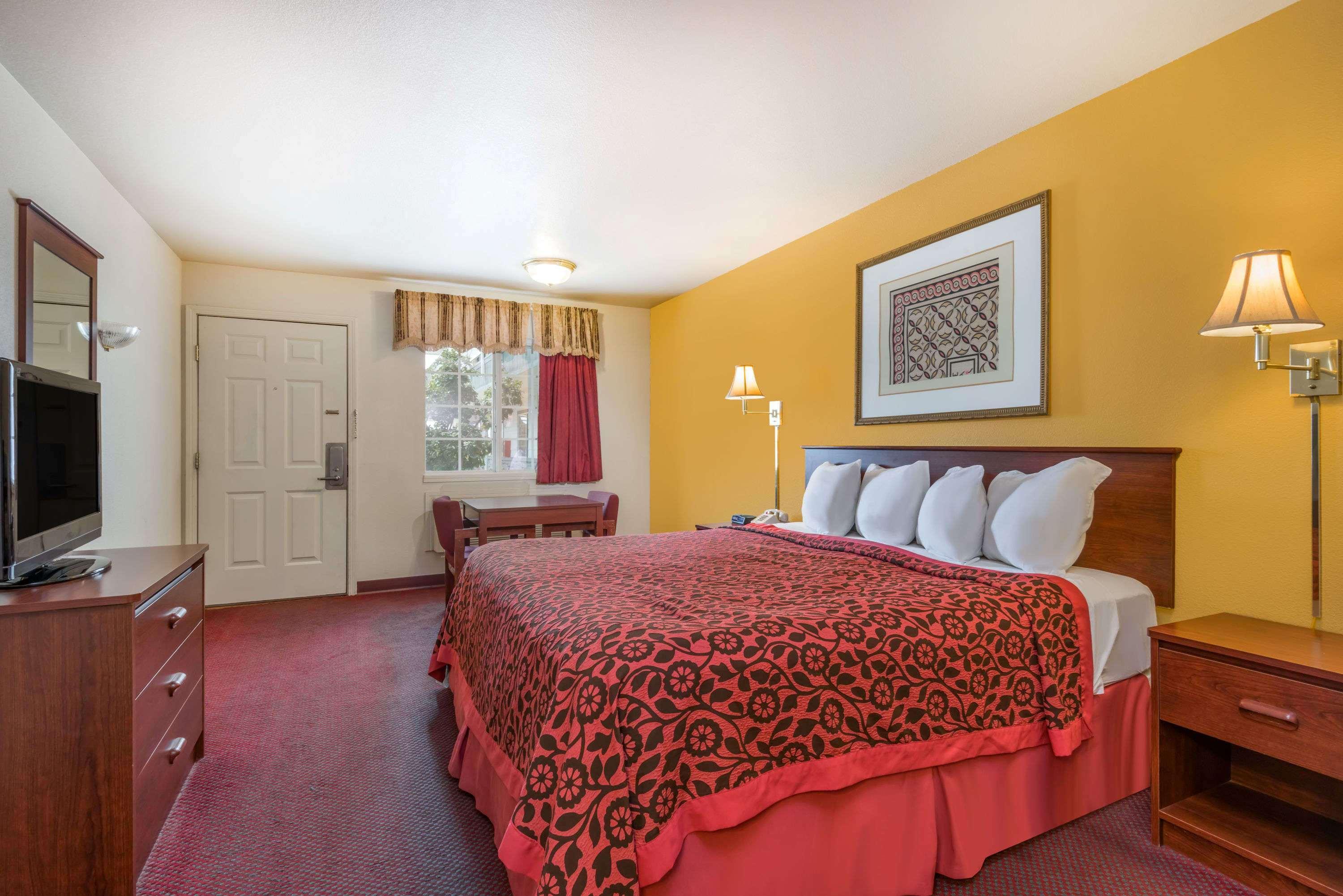 Days Inn By Wyndham Andover Extérieur photo