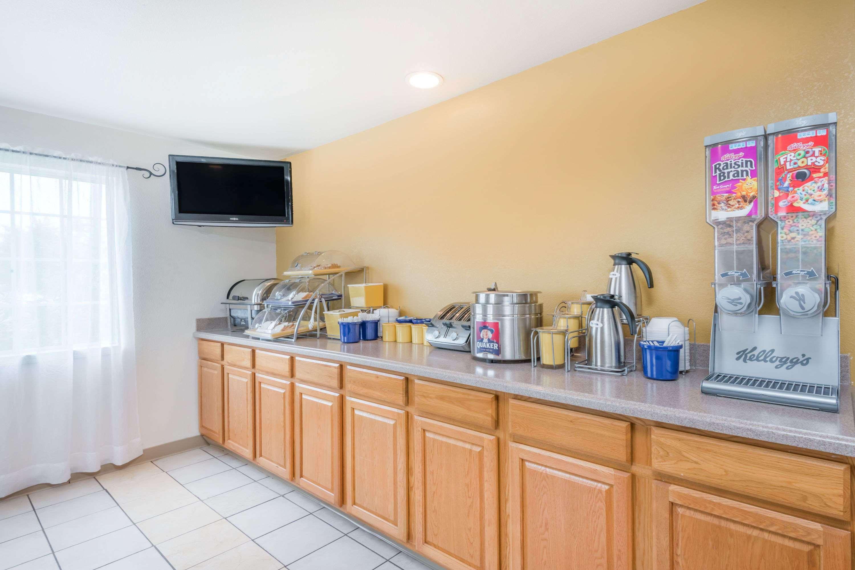 Days Inn By Wyndham Andover Extérieur photo