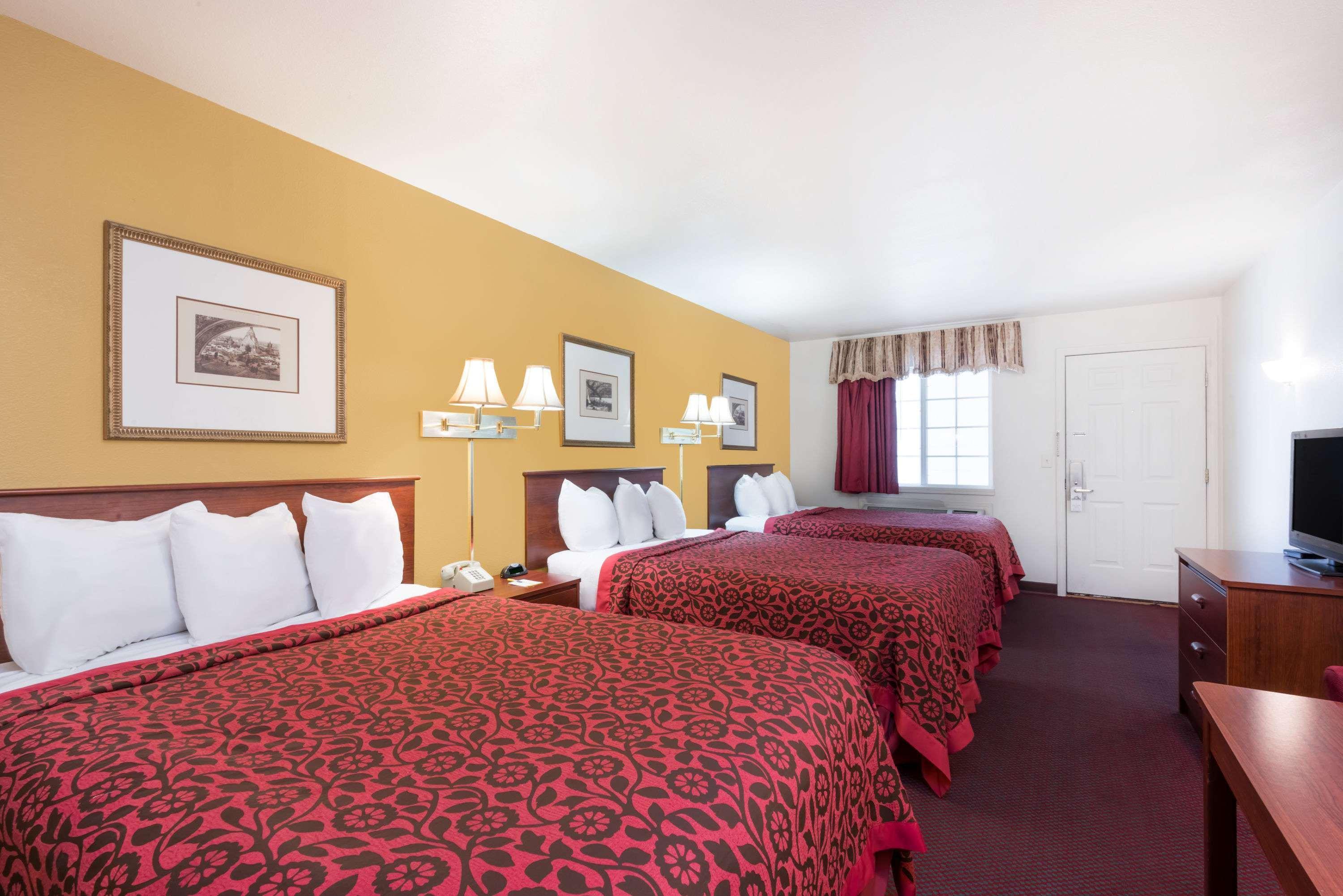 Days Inn By Wyndham Andover Extérieur photo