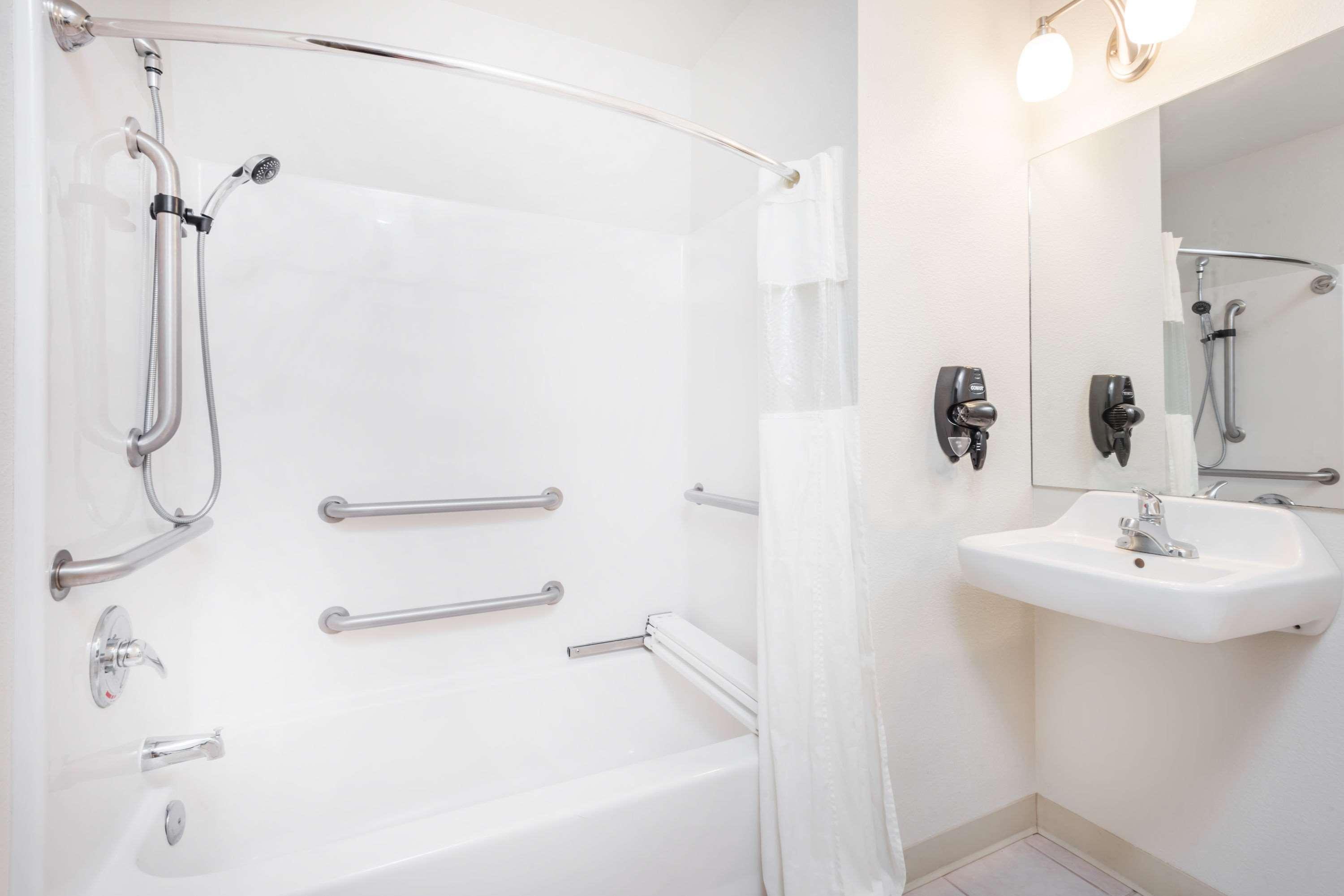 Days Inn By Wyndham Andover Extérieur photo