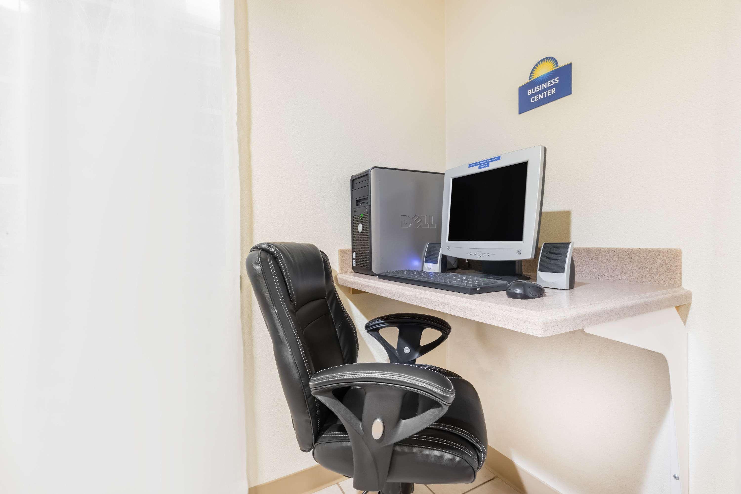Days Inn By Wyndham Andover Extérieur photo