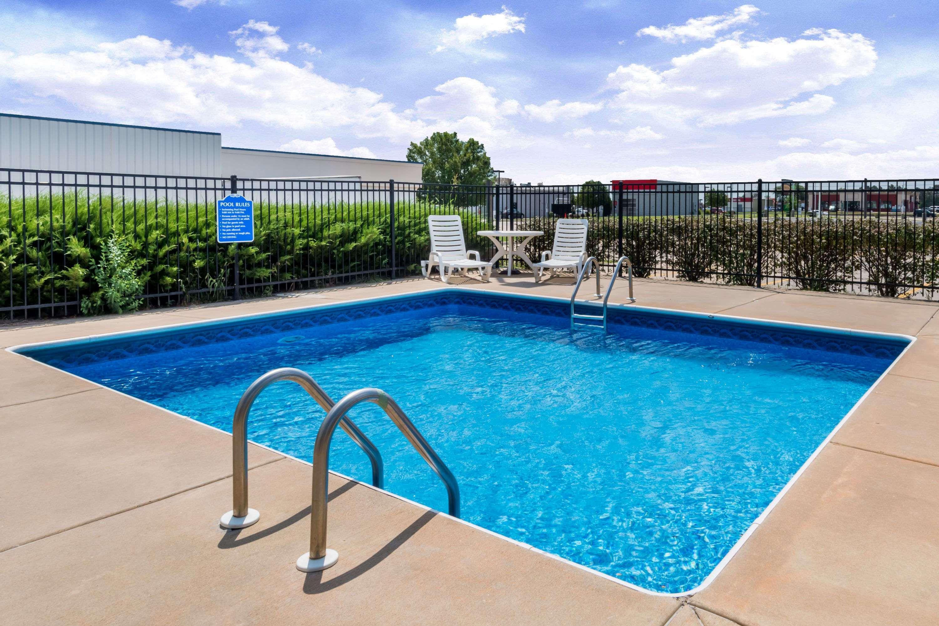 Days Inn By Wyndham Andover Extérieur photo