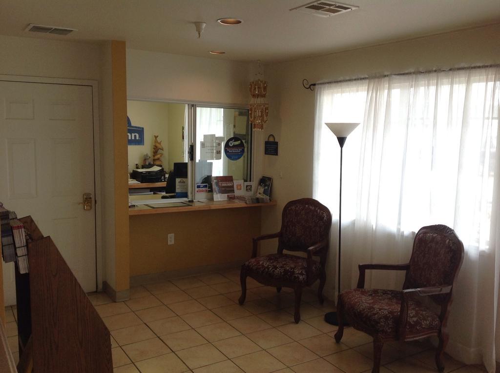 Days Inn By Wyndham Andover Extérieur photo