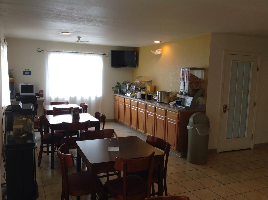 Days Inn By Wyndham Andover Extérieur photo