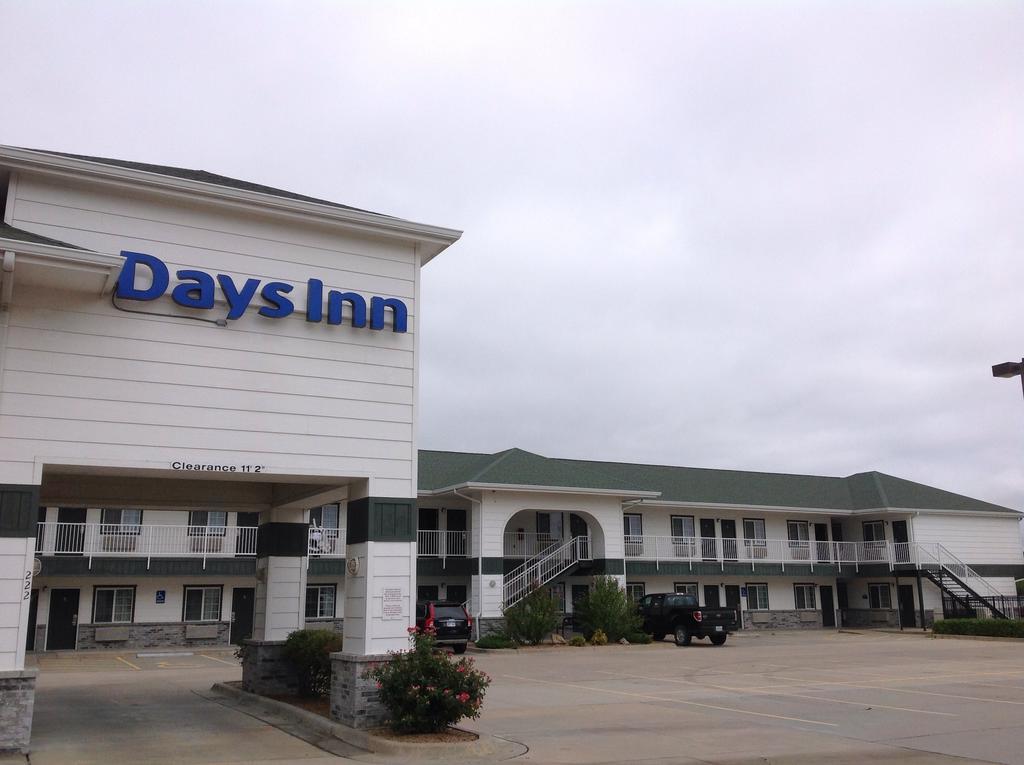 Days Inn By Wyndham Andover Extérieur photo